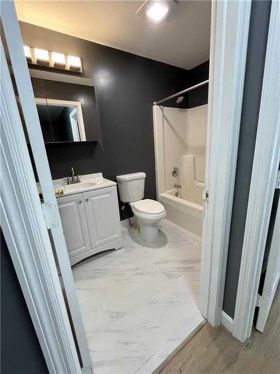 Building Photo - 11 Newcomb St