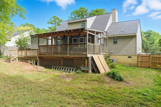 Building Photo - Covenient location in Fox Ridge subdivisio...
