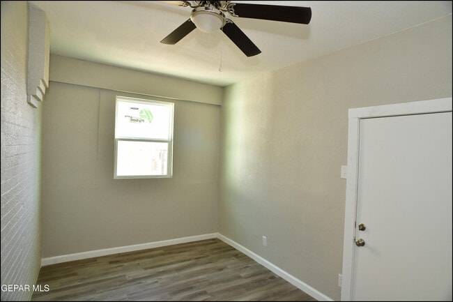 Building Photo - 2606 Aurora Ave