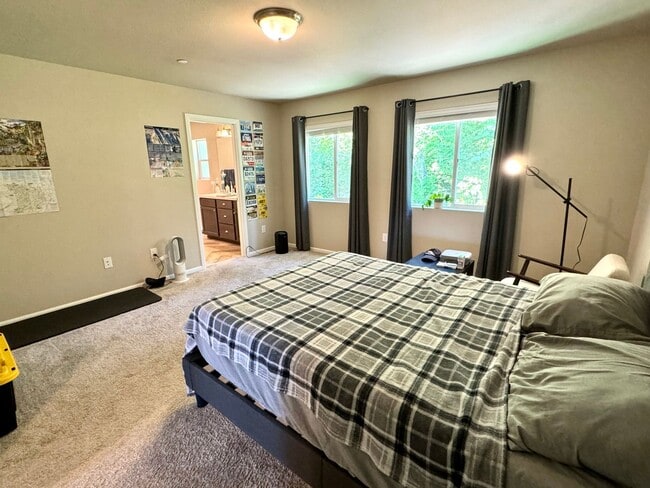 Building Photo - Charming 3-Bedroom Home in DuPont, WA