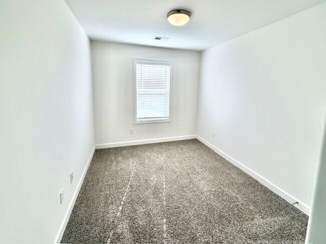 Building Photo - Move In Special! Now Leasing a 5-Bedroom 3 Bath Home in Horn Lake, MS.