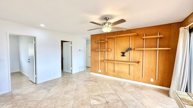 Building Photo - Beautiful Scenic Country Property with Vie...