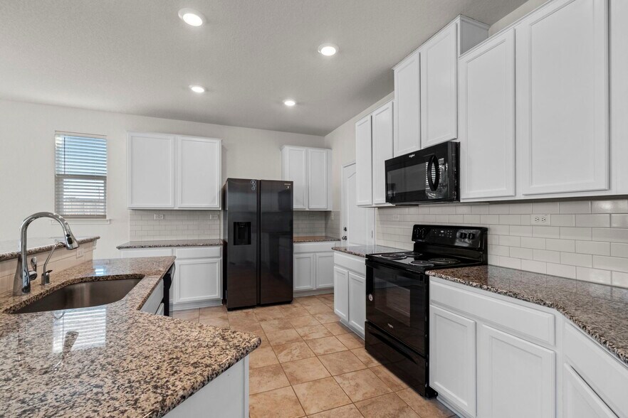 Building Photo - 3420 Taurus Sky