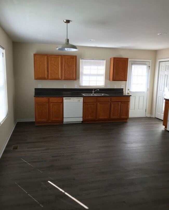 Building Photo - !!!COMING SOON!!! Charming 3BR 2 BA Cottage-Style Home in North Durham