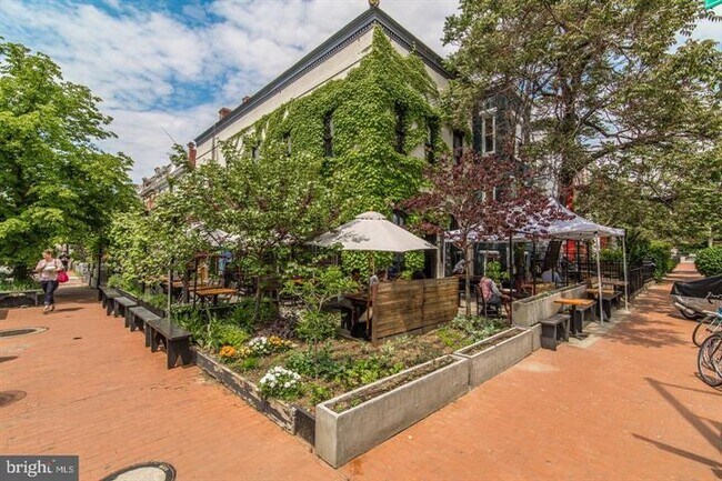 Building Photo - 39 U St NE