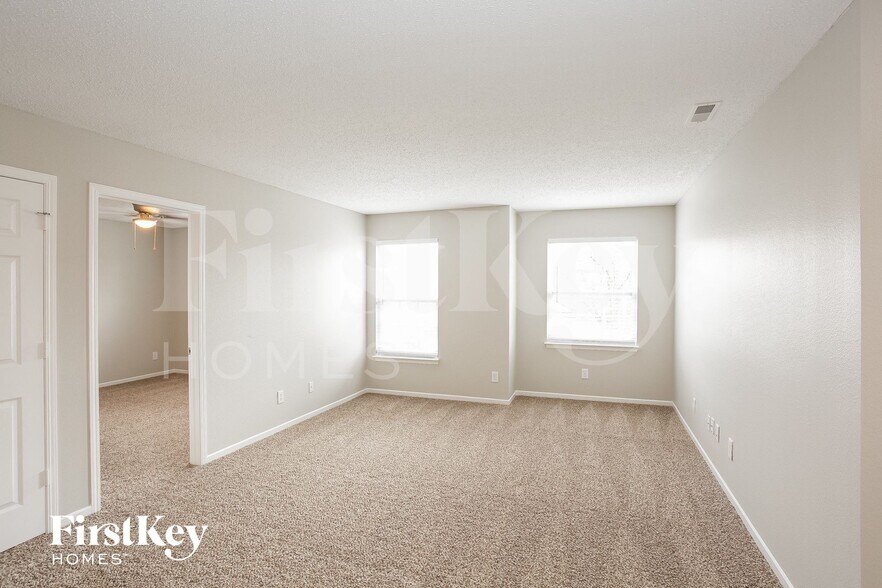 Building Photo - 13796 Meadow Lake Dr