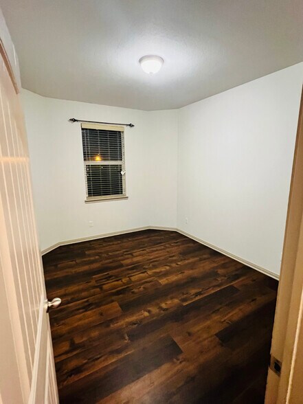 Building Photo - 206 Cobble Stone Ct