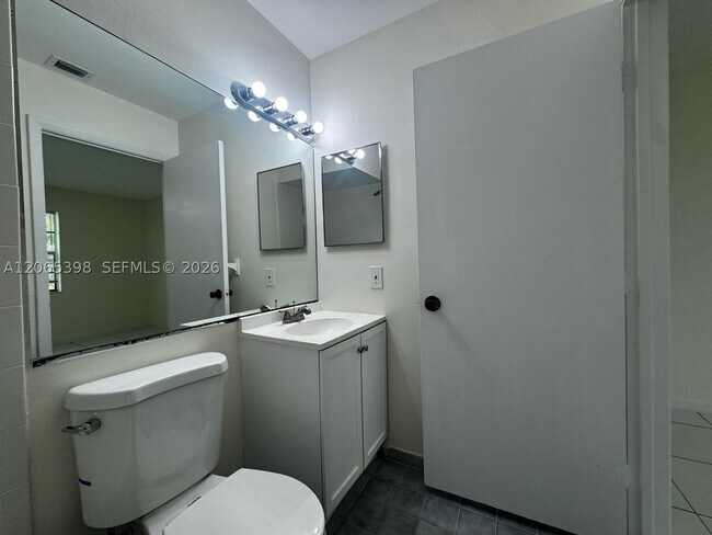 Building Photo - 8848 NW 76th Ct