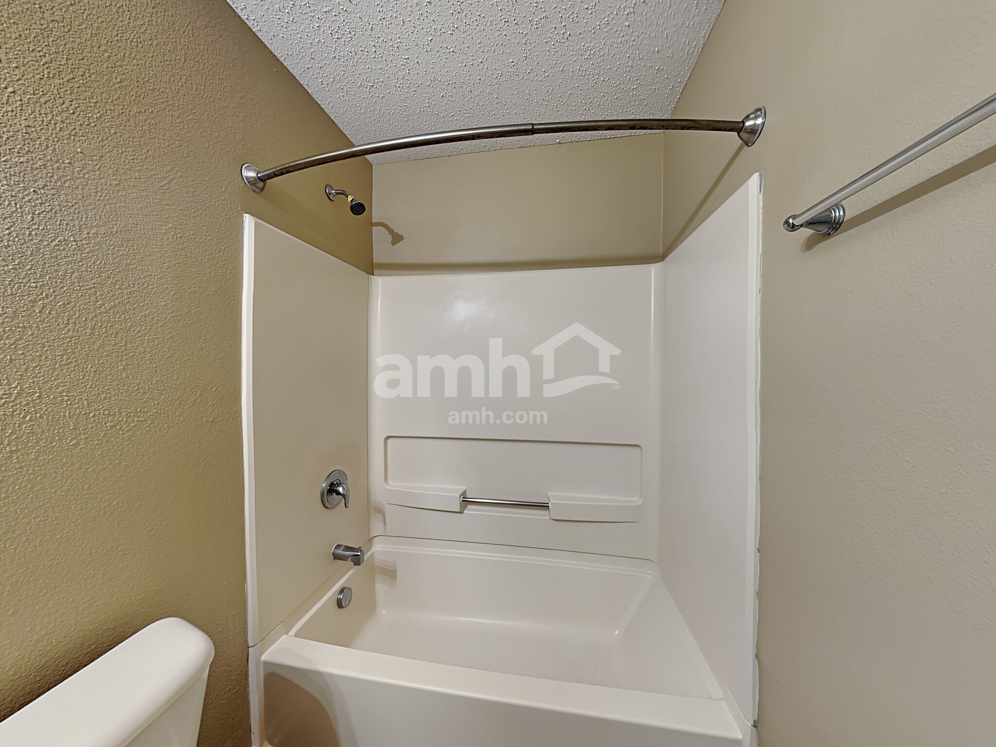 Building Photo - 6847 Tadpole Ct