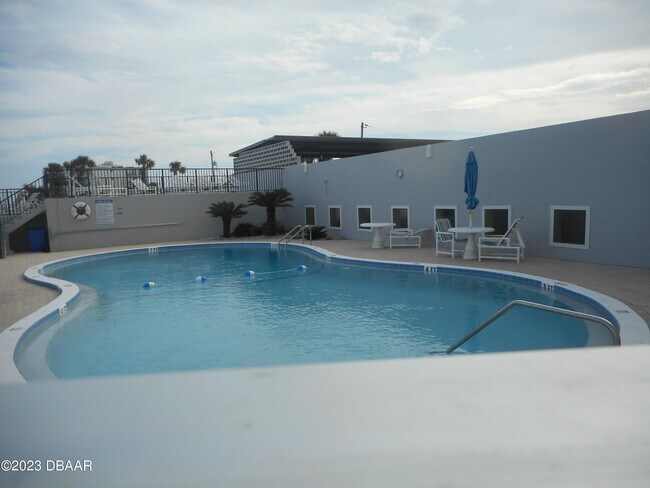 Building Photo - 1415 Ocean Shore Blvd