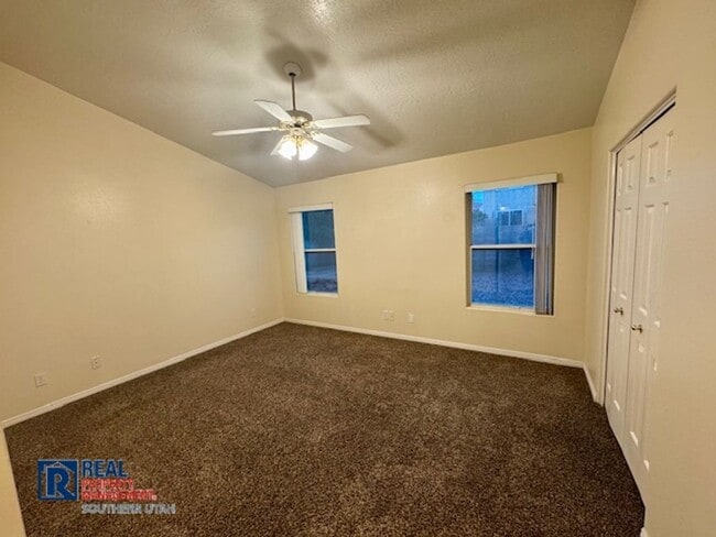 Building Photo - 4 Bedroom Home