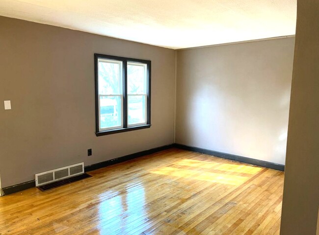 Building Photo - 2701 N 7th St