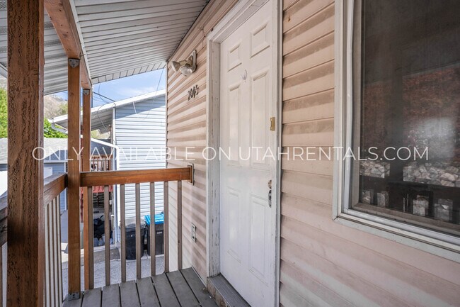 Building Photo - 2051 S State St