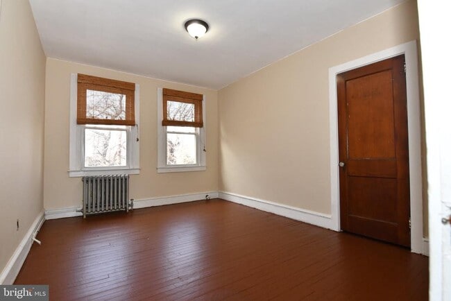 Building Photo - 5838 Henry Ave