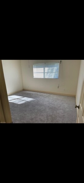 Building Photo - 6777 Winkler Rd