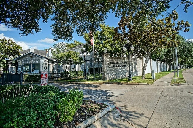 Building Photo - 7659 Cambridge St
