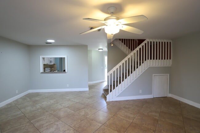 Building Photo - 1715 Woodbridge Lakes Cir
