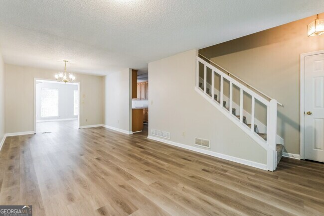 Building Photo - 4681 Woodglen Ct
