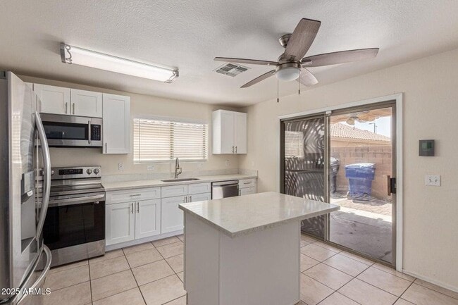 Building Photo - 1534 S Danielson Way