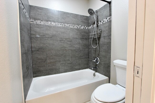 Building Photo - 200 White St