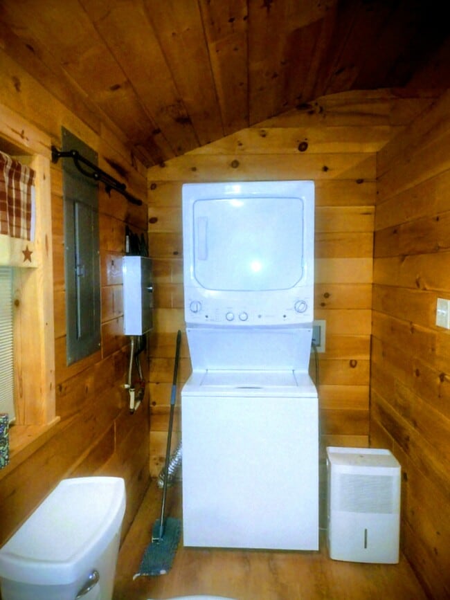 Building Photo - 554 Hovermale Ln