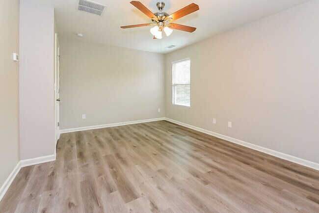 Building Photo - 481 Scotland Dr