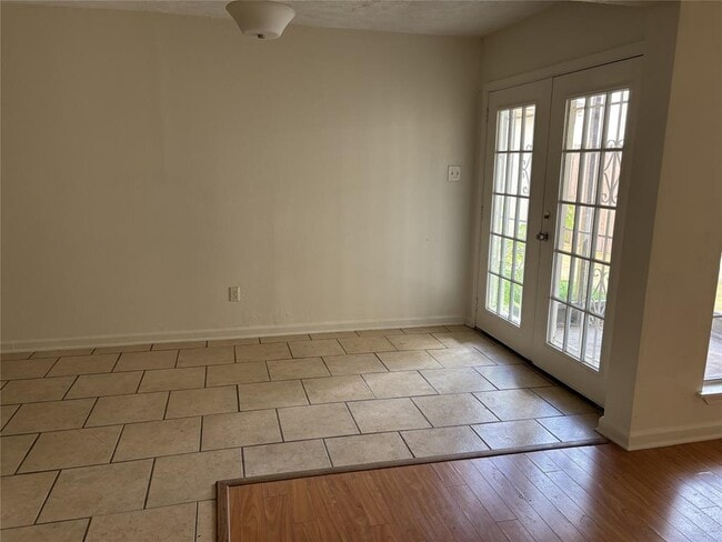 Building Photo - 12337 Corona Ln
