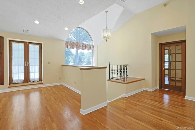 Building Photo - 99 New Hempstead Rd