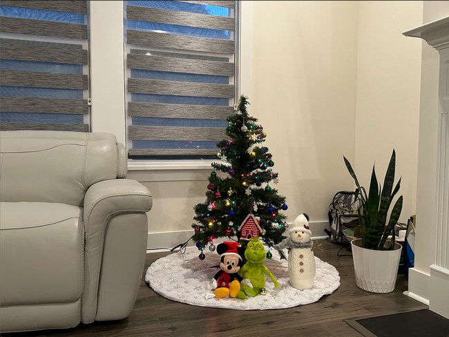 Building Photo - 493 Clark Creek Ln