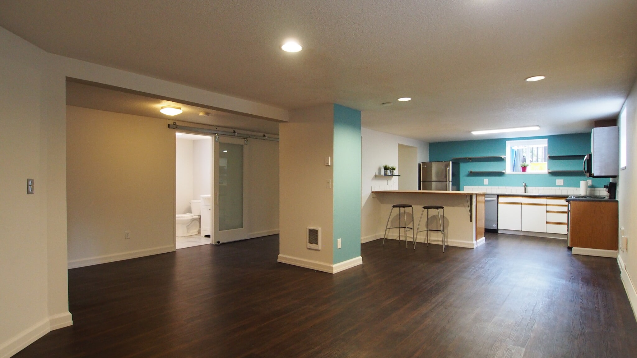 Building Photo - 4415 SE Hawthorne Blvd