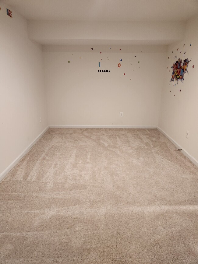 Building Photo - 24 Orch Grn Dr