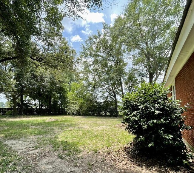 Building Photo - 113 Owens Cir