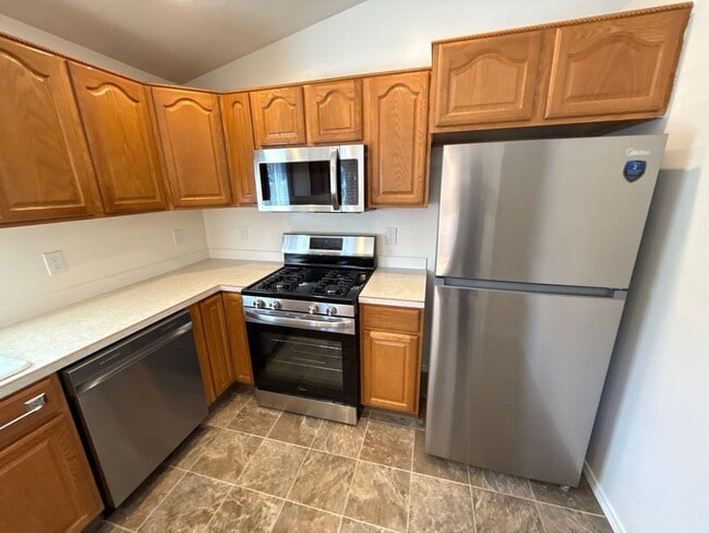 Building Photo - 1843 Olympic Dr E