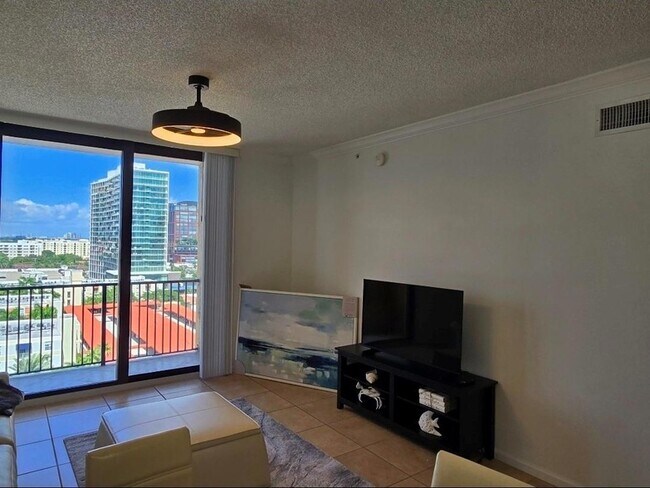 Building Photo - 651 Okeechobee Blvd