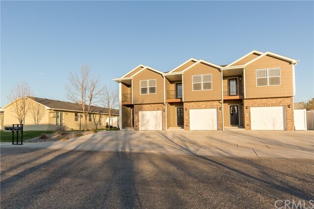 Building Photo - 3350 Crater Lake Ave