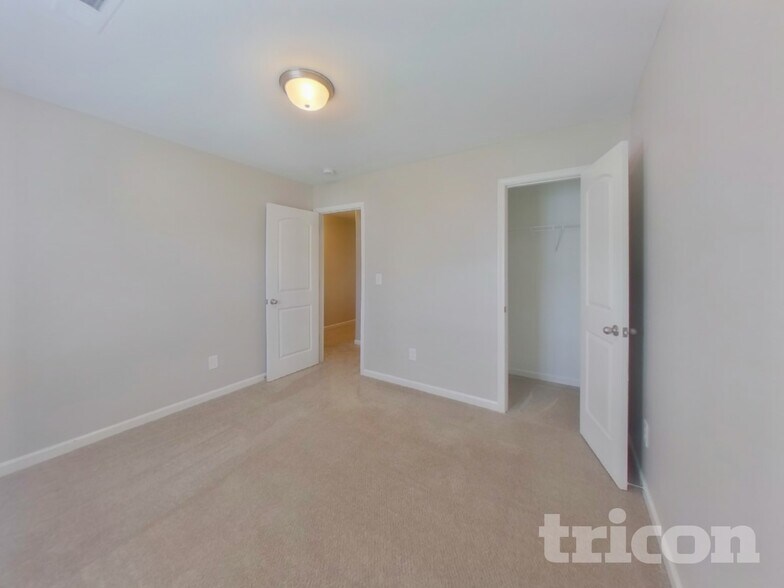 Building Photo - 567 Scarlet Leaf Ln.