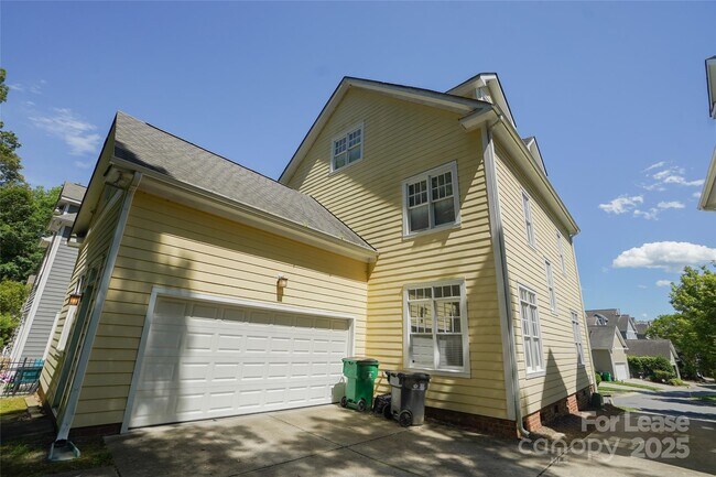 Building Photo - 509 Lees Ct St