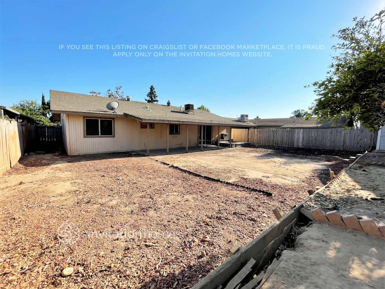 Building Photo - 14455 E Juniper Ave