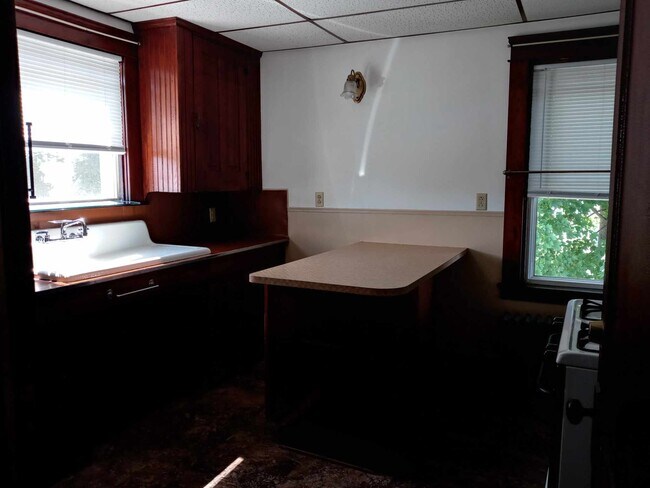 Building Photo - 467 Farmington Ave