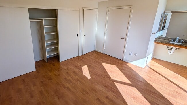 Building Photo - 950 Harrison St