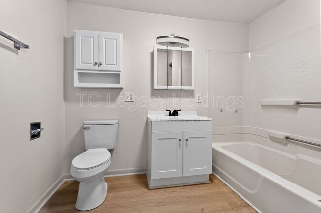 Building Photo - 1627 W Pike St