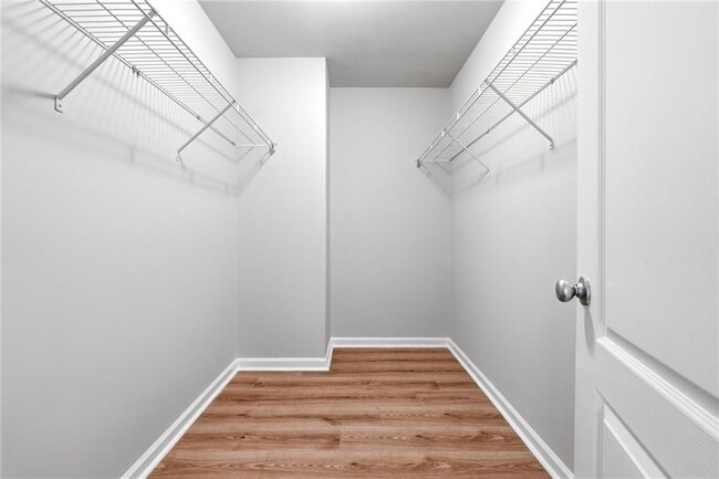 Building Photo - 1006 Ivydale Cir