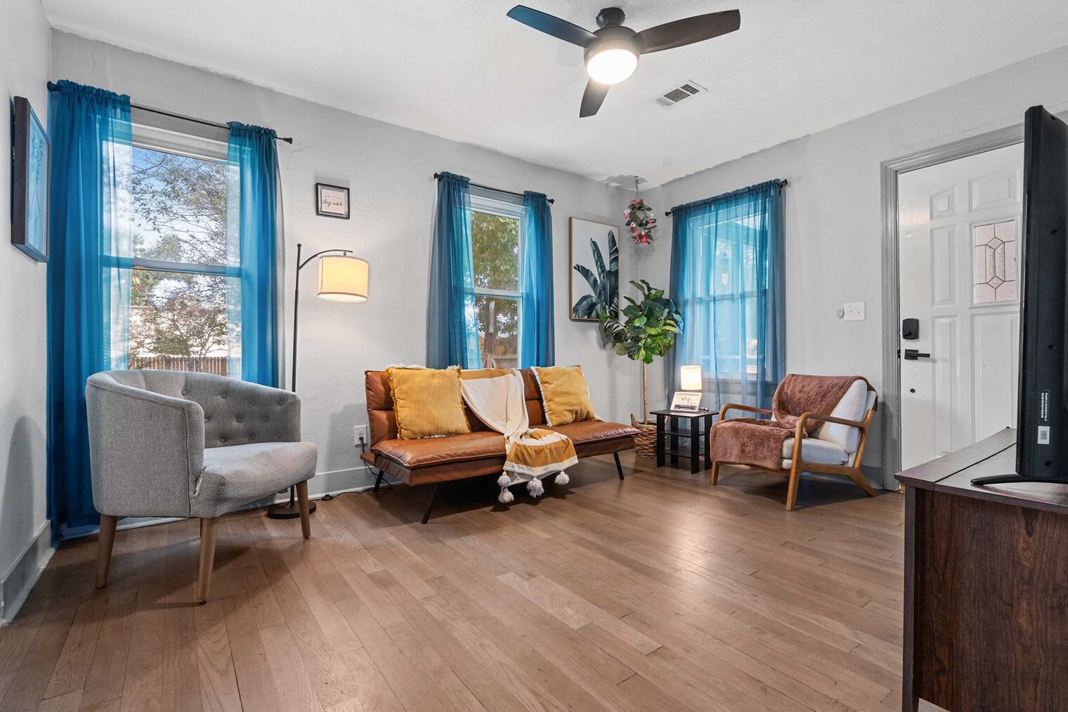 Building Photo - 2 Mead Dr