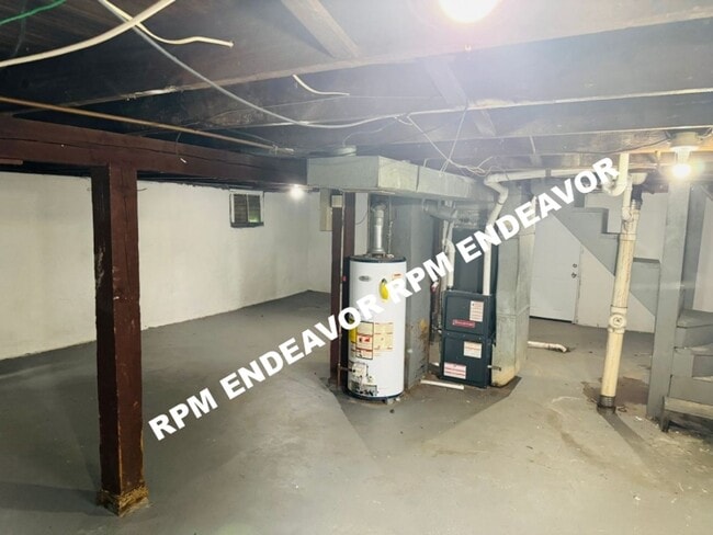 Building Photo - 2bedroom located in Hillsdale Move in Read...