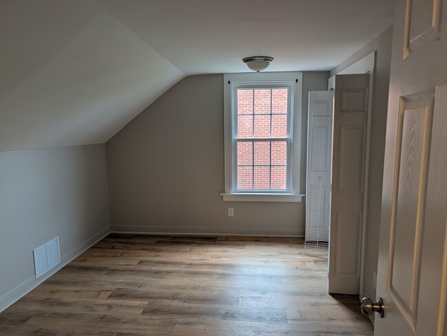 Building Photo - 1620 Catawba St