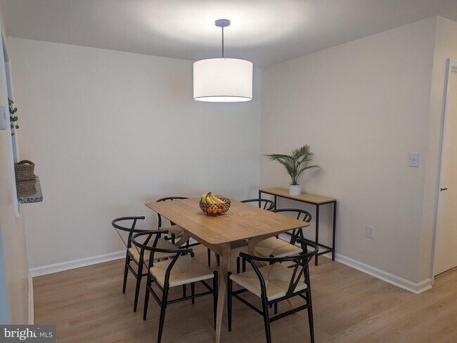 Building Photo - 12070 Cardamom Dr