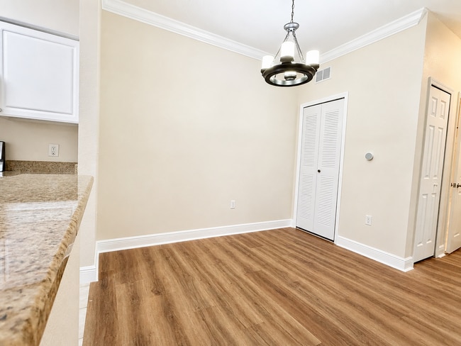 Building Photo - Upgraded 2Bedrooms/2Baths condo in a vibrant lifestyle Winter Garden community!