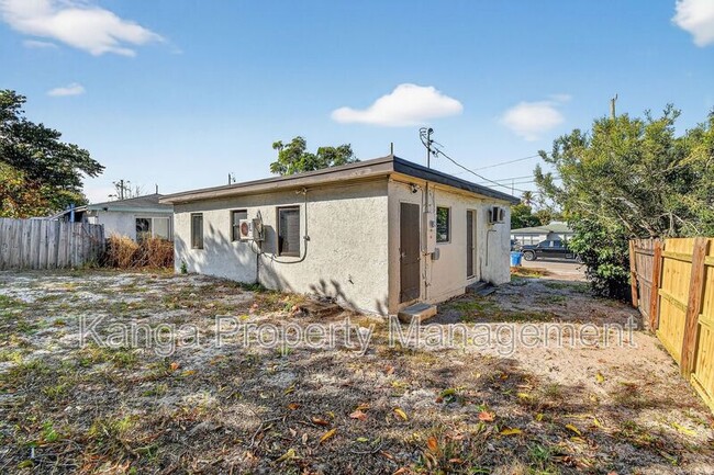 Building Photo - 1257 W 35th St