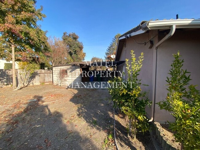 Building Photo - No Deposit