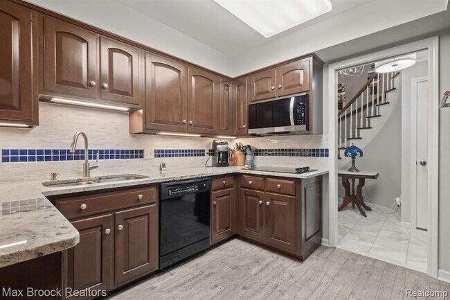 Building Photo - 1109 Ivyglen Cir